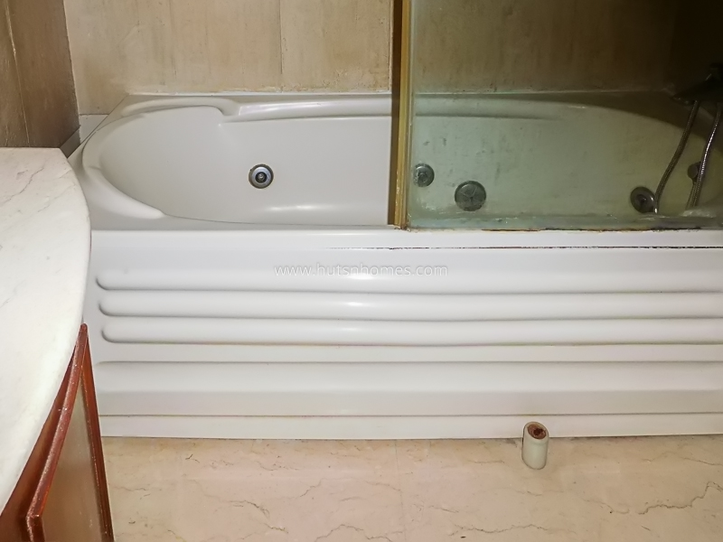 4 BHK Flat For Rent in Vasant Vihar