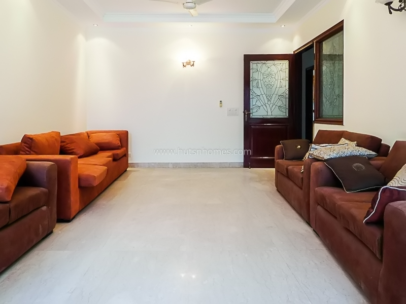 4 BHK Flat For Rent in Vasant Vihar