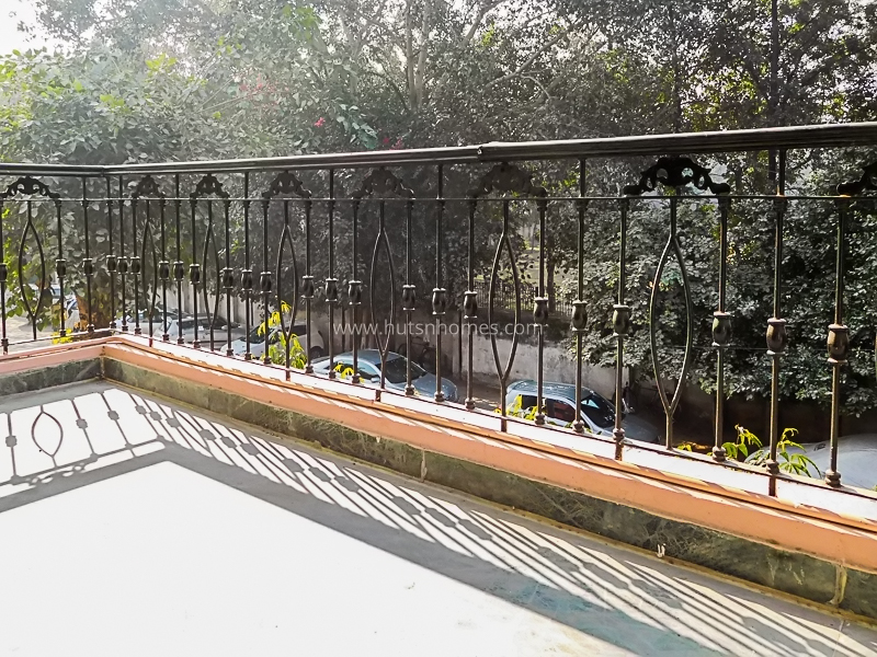 4 BHK Flat For Rent in Vasant Vihar