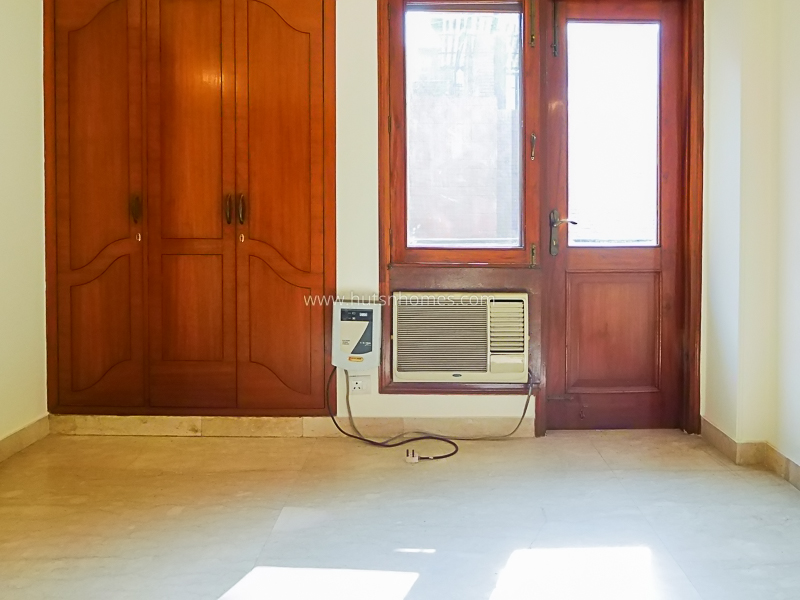 4 BHK Flat For Rent in Vasant Vihar