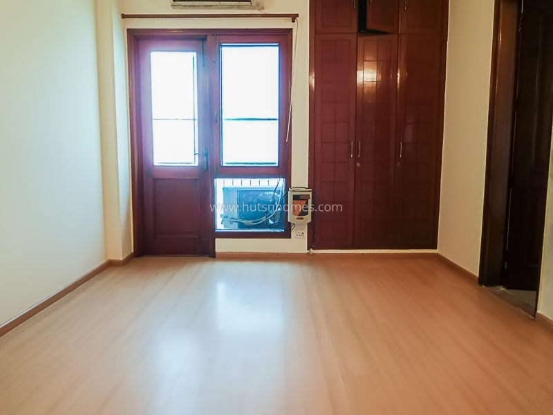 4 BHK Flat For Rent in Vasant Vihar