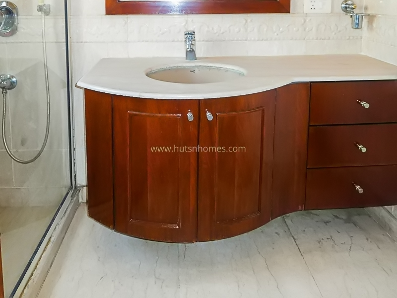 4 BHK Flat For Rent in Vasant Vihar