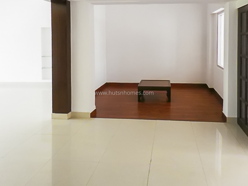 2 BHK Flat For Rent in Defence Colony