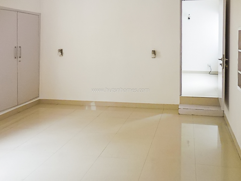 2 BHK Flat For Rent in Defence Colony