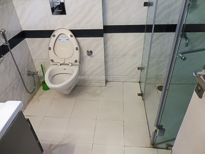 2 BHK Flat For Rent in Defence Colony