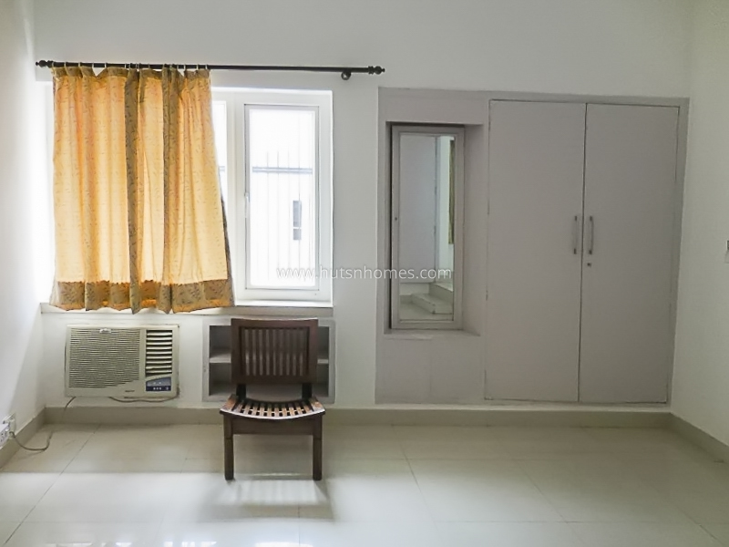 2 BHK Flat For Rent in Defence Colony