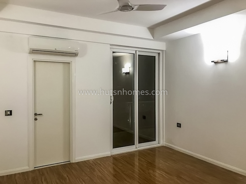 4 BHK Condo For Rent in Golf Course Road