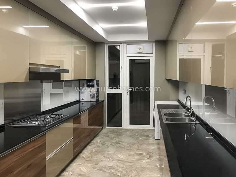 4 BHK Condo For Rent in Golf Course Road