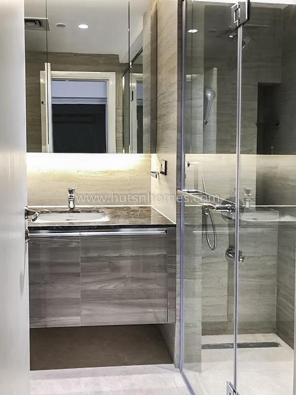 4 BHK Condo For Rent in Golf Course Road
