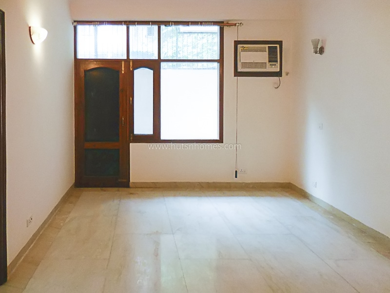 3 BHK Flat For Rent in Defence Colony