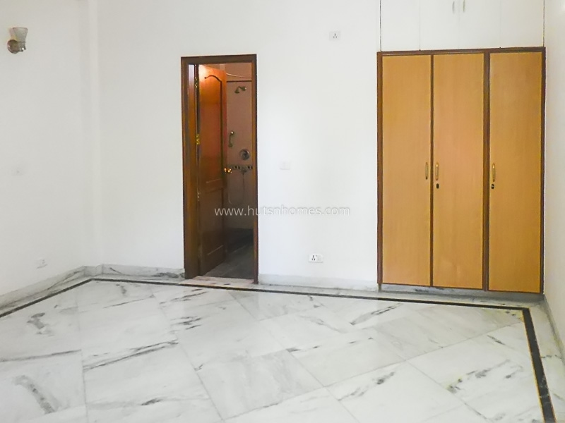 3 BHK Flat For Rent in Defence Colony