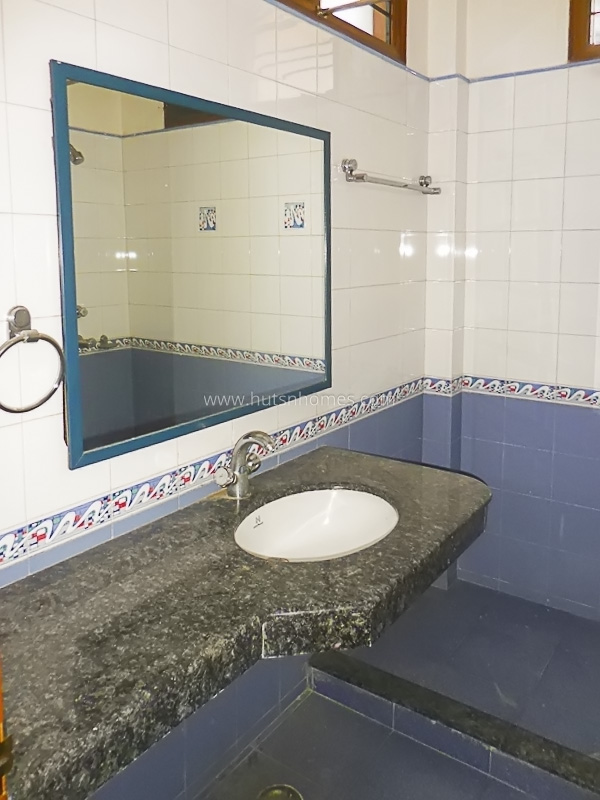 3 BHK Flat For Rent in Defence Colony