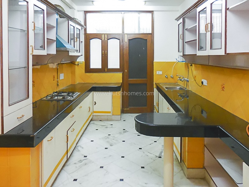 3 BHK Flat For Rent in Defence Colony