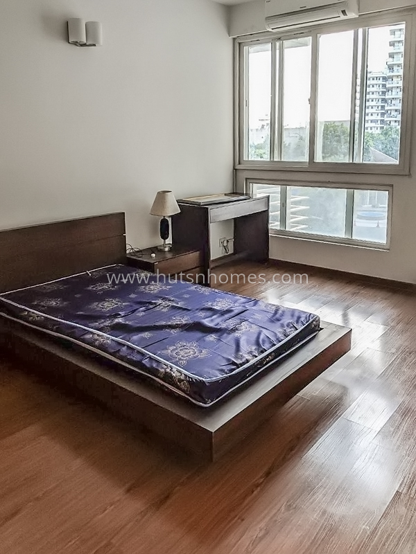 4 BHK Condo For Rent in Golf Course Road