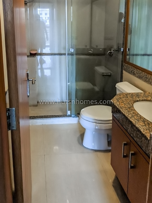 4 BHK Condo For Rent in Golf Course Road