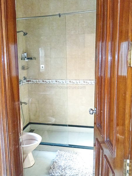 3 BHK Flat For Rent in Defence Colony