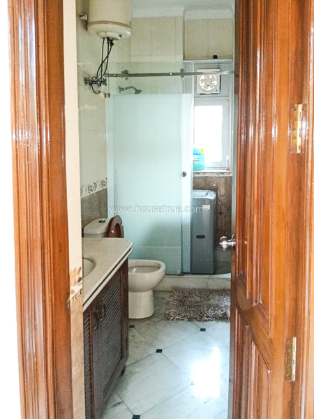 3 BHK Flat For Rent in Defence Colony