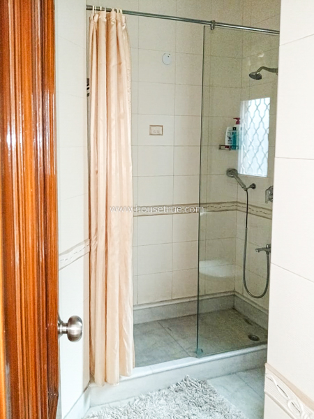 3 BHK Flat For Rent in Defence Colony