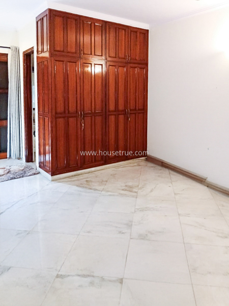 3 BHK Flat For Rent in Defence Colony