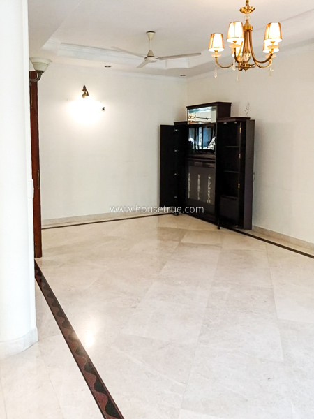 3 BHK Flat For Rent in Defence Colony