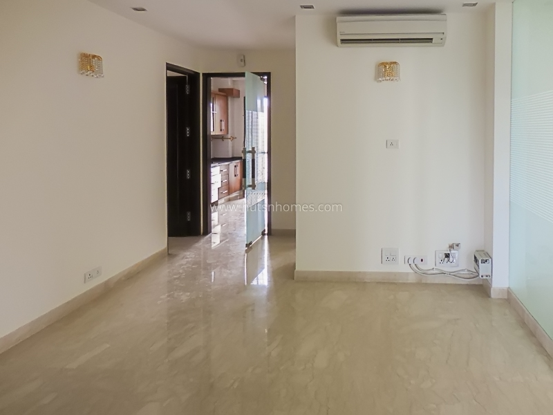 3 BHK Flat For Rent in Defence Colony