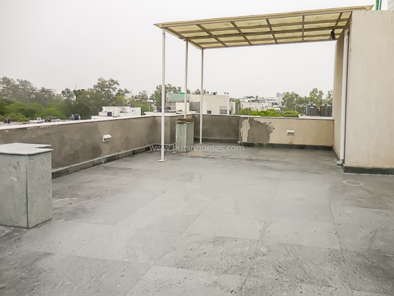 3 BHK Flat For Rent in Defence Colony