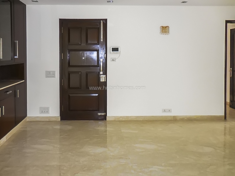 3 BHK Flat For Rent in Defence Colony