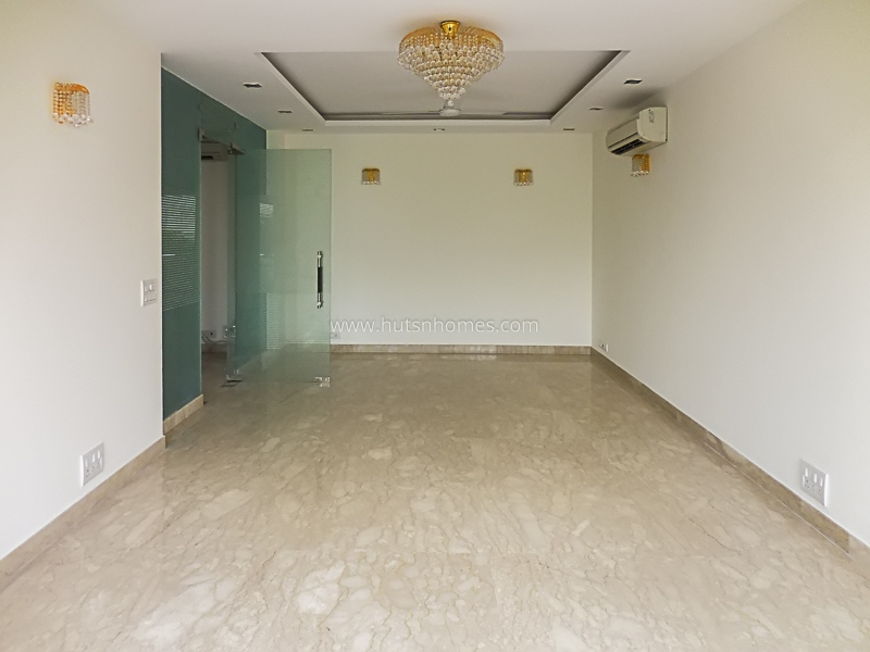 3 BHK Flat For Rent in Defence Colony