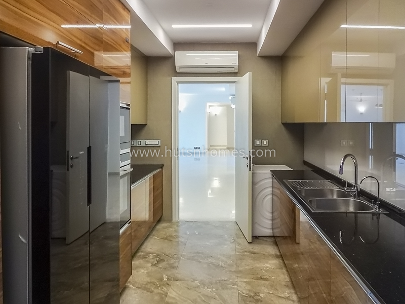 4 BHK Condo For Rent in Golf Course Road