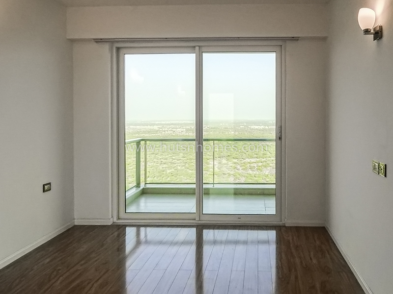4 BHK Condo For Rent in Golf Course Road