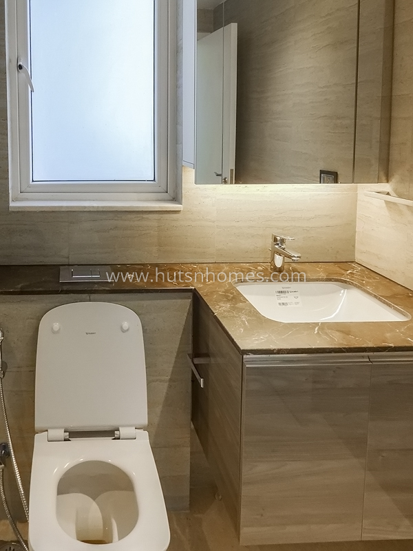 4 BHK Condo For Rent in Golf Course Road
