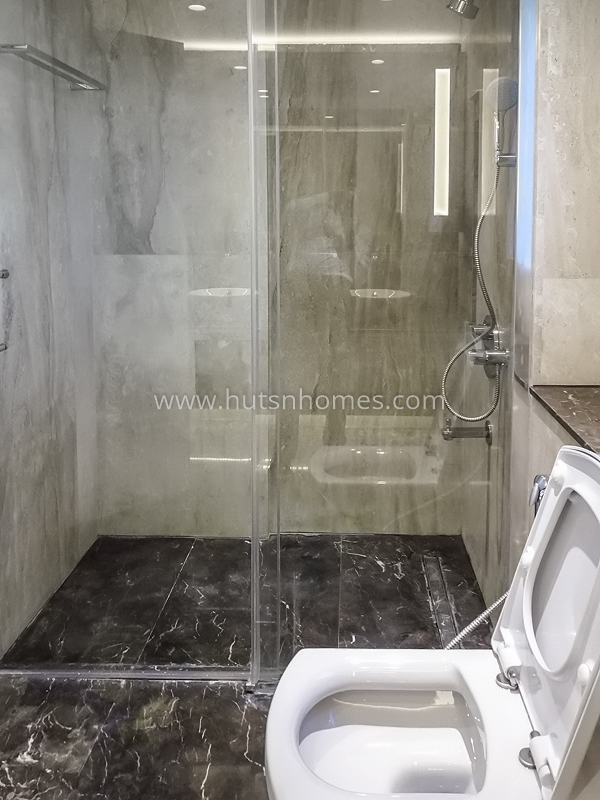 4 BHK Condo For Rent in Golf Course Road
