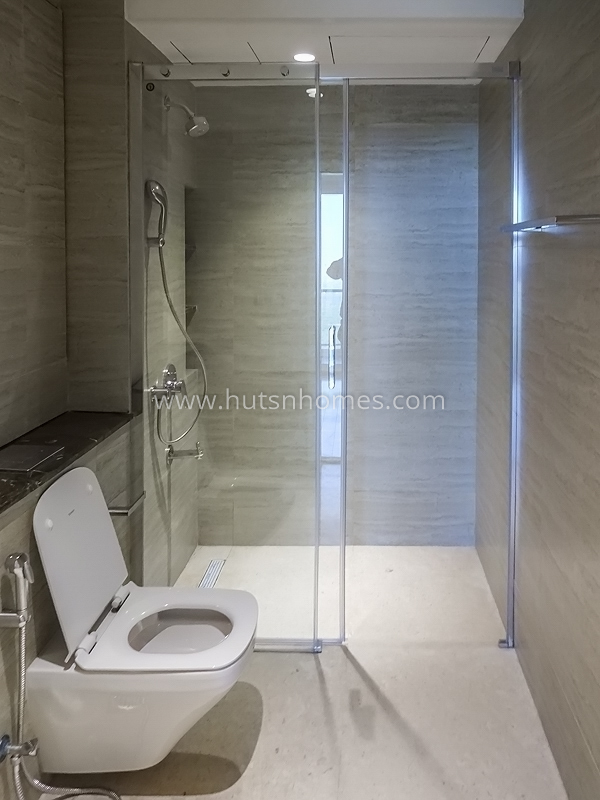 4 BHK Condo For Rent in Golf Course Road