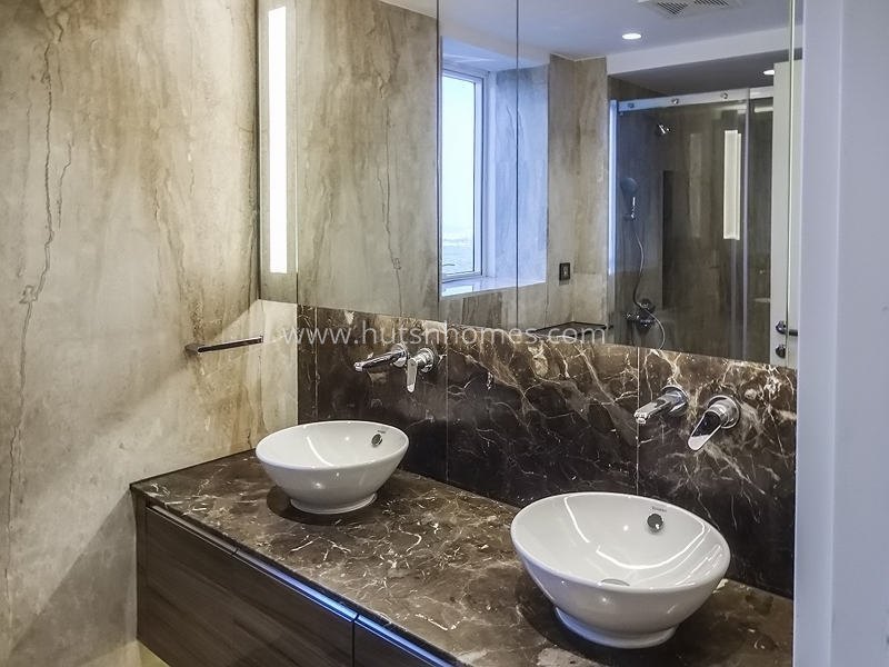 4 BHK Condo For Rent in Golf Course Road