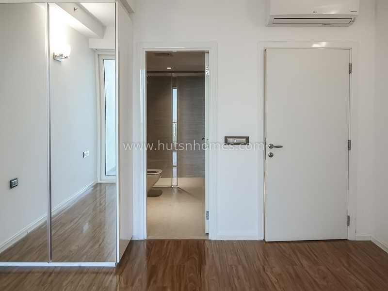 4 BHK Condo For Rent in Golf Course Road
