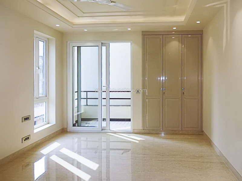 3 BHK Flat For Rent in Defence Colony