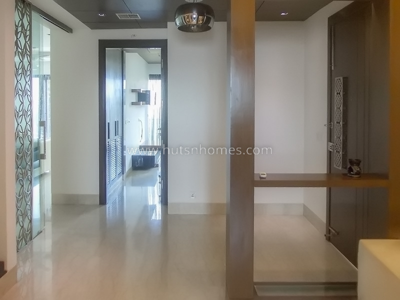3 BHK Flat For Rent in Defence Colony