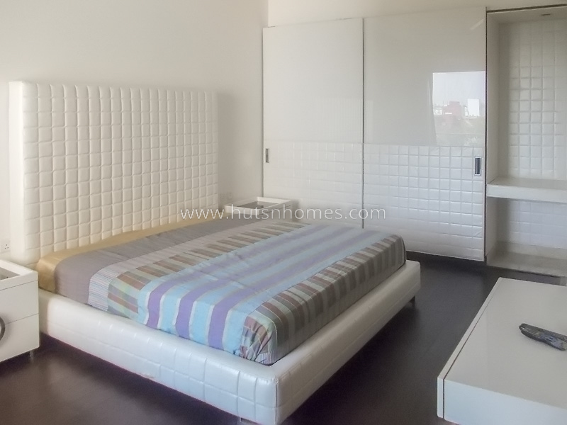 3 BHK Flat For Rent in Defence Colony