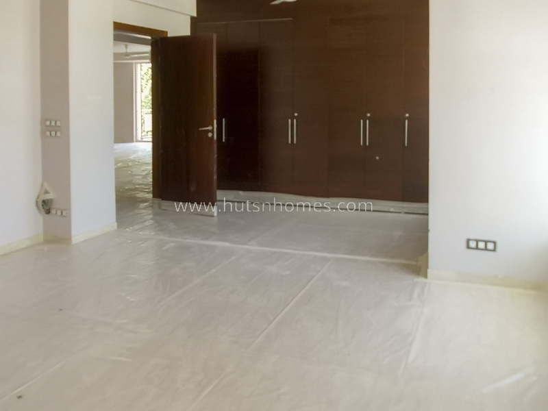 3 BHK Builder Floor For Rent in Defence Colony