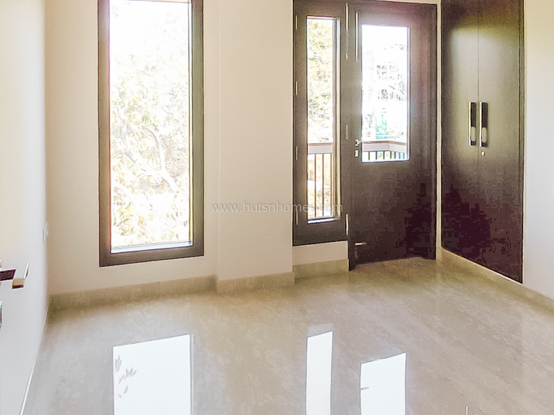 3 BHK Flat For Rent in Nizamuddin East
