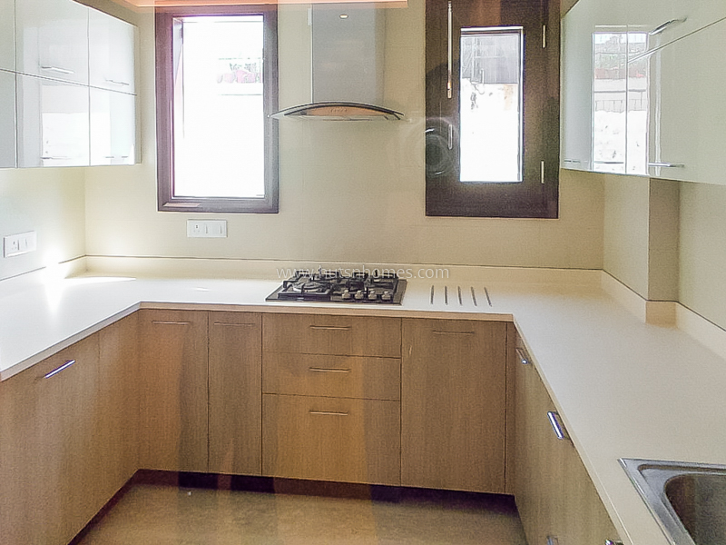 3 BHK Flat For Rent in Nizamuddin East