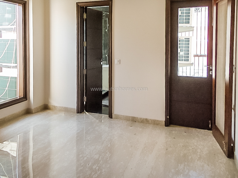 3 BHK Flat For Rent in Nizamuddin East