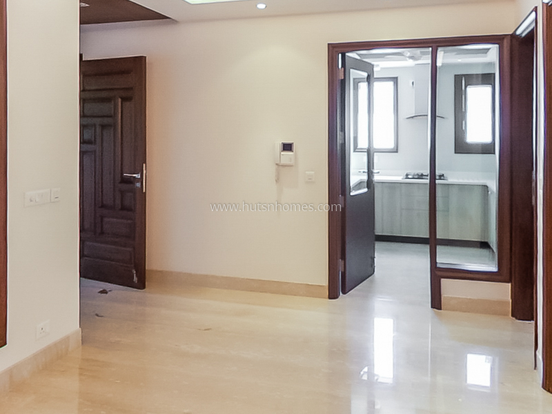 3 BHK Flat For Rent in Nizamuddin East