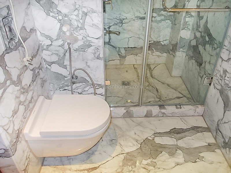 3 BHK Flat For Rent in Nizamuddin East