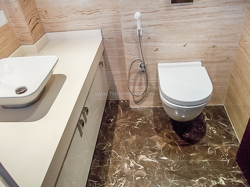 3 BHK Flat For Rent in Nizamuddin East