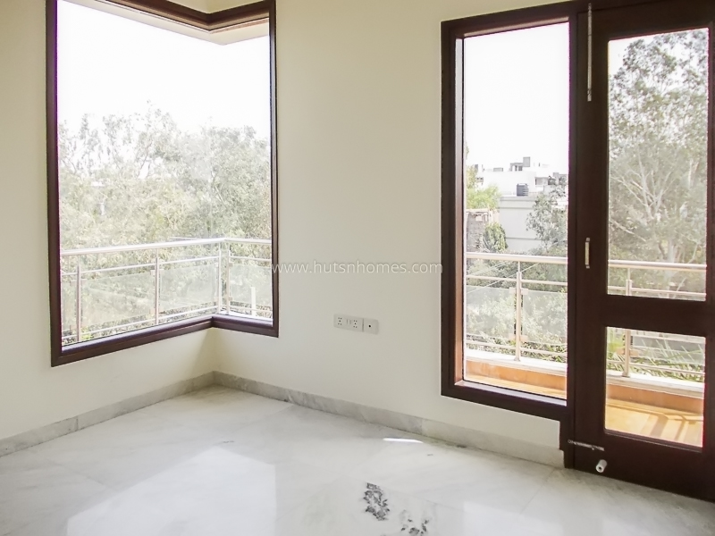 3 BHK Flat For Rent in Defence Colony