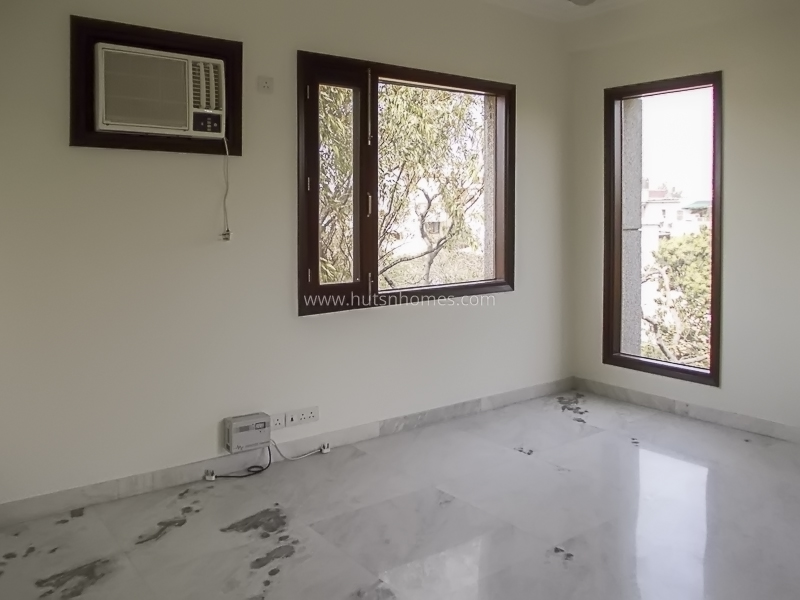 3 BHK Flat For Rent in Defence Colony