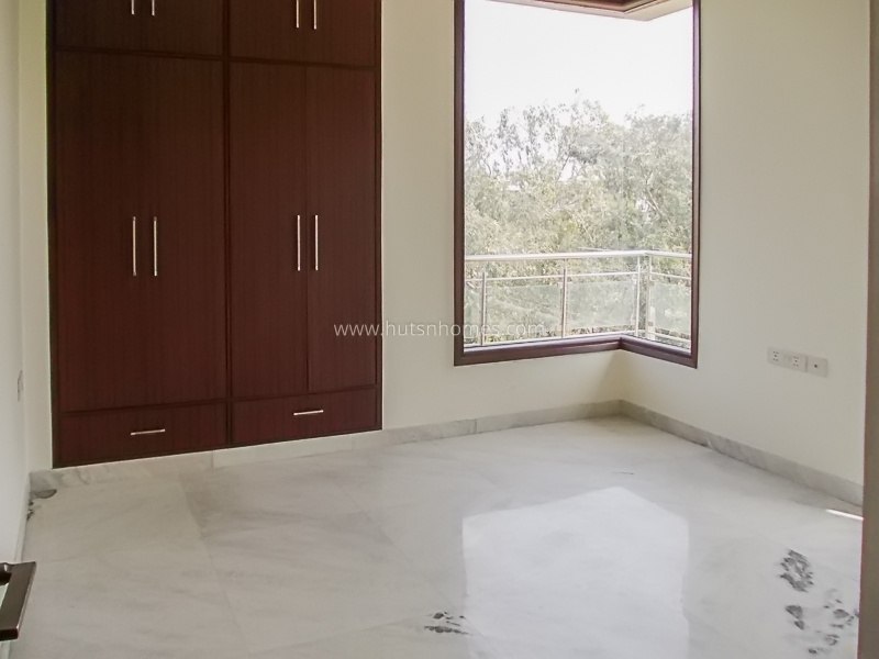 3 BHK Flat For Rent in Defence Colony