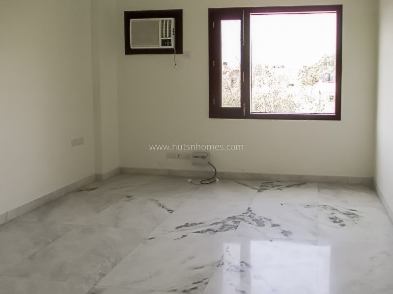 3 BHK Flat For Rent in Defence Colony
