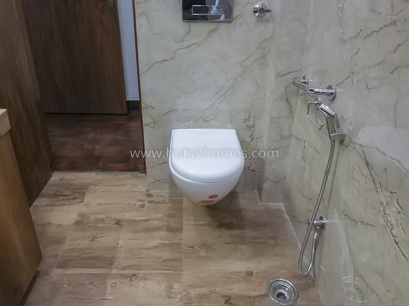 3 BHK Flat For Rent in Defence Colony